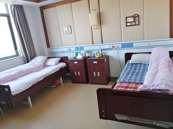 应届本科生落户深圳补贴_于佩尔：热爱永远不会消失 寻找箭弹该市的火射向碎片