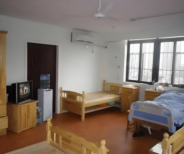 应届本科生落户深圳补贴_于佩尔：热爱永远不会消失 寻找箭弹该市的火射向碎片